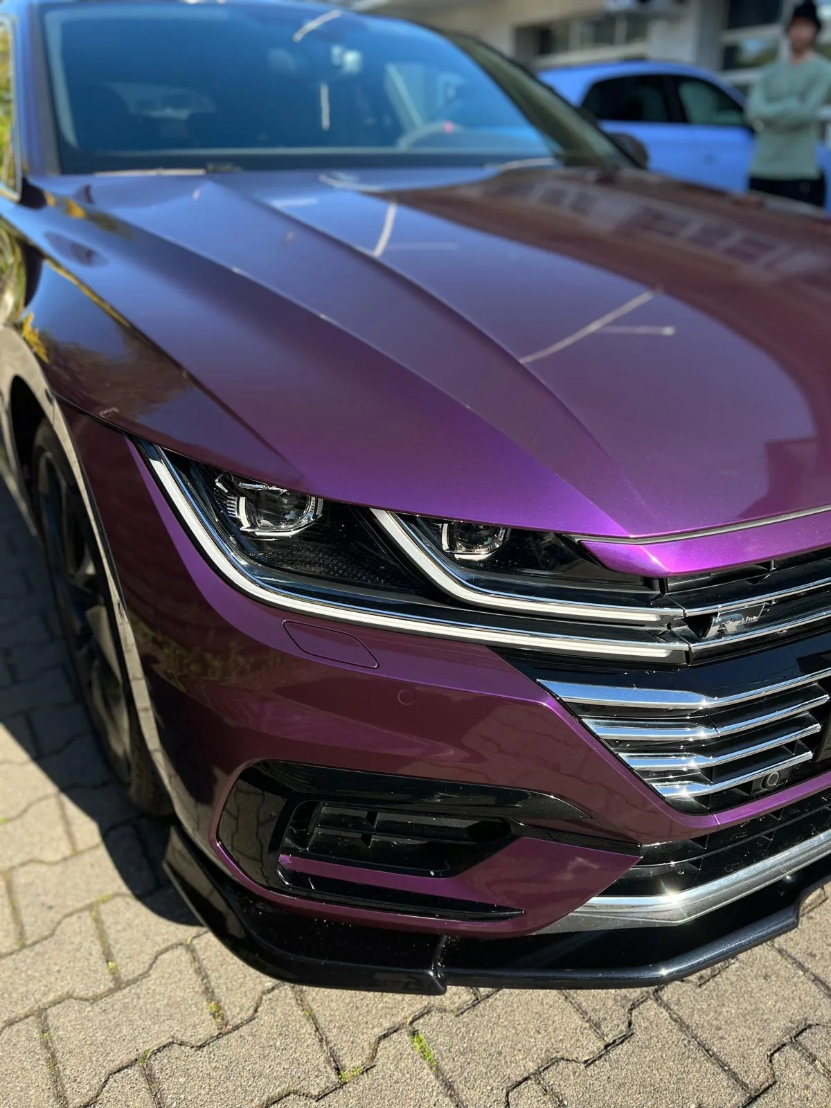 VW Arteon foliert in Colorshift Violett