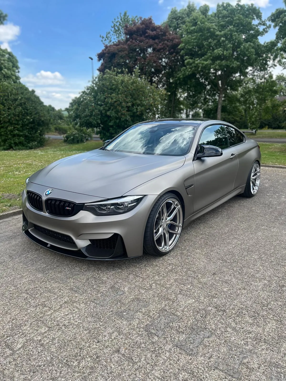 BMW M4 Vollfolierung Satin Grau