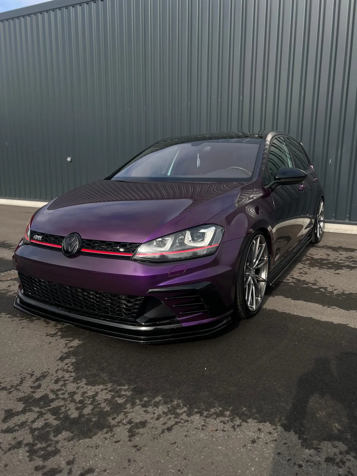 VW Golf GTI Colorshift Violett